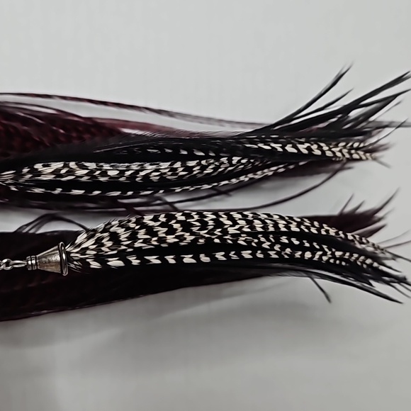 NATURAL VARIANT GRIZZLY ROOSTER FEATHER EARRING 11-14INCH RED-WHITE-BLACK - Picture 4 of 8